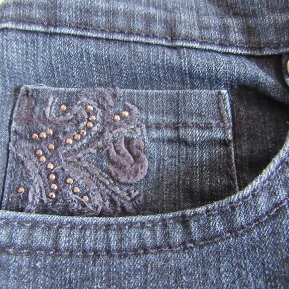 Gloria Vanderbilt Amanda Blue Jean Capri Pants Size 6P Studded Pockets - Picture 3 of 7